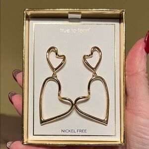 NIB Gold Tone Heart Earrings great for lots of occasions